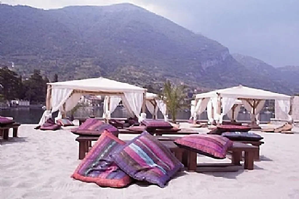 Casa Giallo Village Home-By Italian Apartaments Lenno 0*,